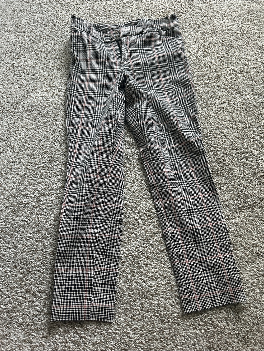 Old Navy Plaid Ankle Pants in Black, White & Pink
